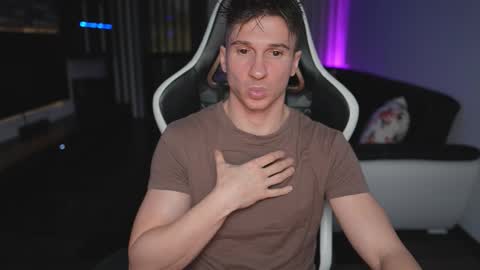 Dorian Reyes online show from December 2025 11:56:02 PM