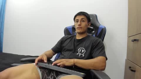 dorman_boy online show from November 2025 02:35:01 AM