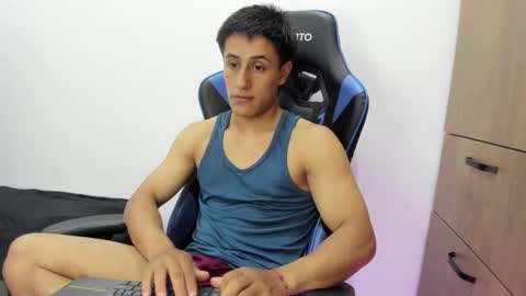 dorman_boy online show from November 2025 01:39:01 AM