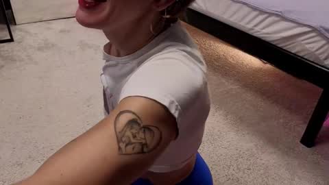 Dorothy Next stream on Monday at 3am-9am online show from November 2025 05:18:02 AM