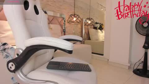  DOROTHY online show from March 2025 06:03:01 AM