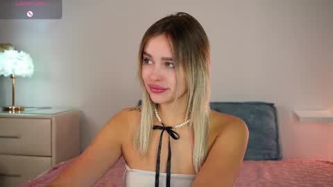 Snapshot of dorretangel chatting on October 2025 08:20:01 AM Amy online show from October 2025 08:20:01 AM