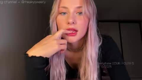Snapshot of doublecuties chatting on October 2025 12:58:01 PM Lana Eva dont forget to give us a thumb up online show from October 2025 12:58:01 PM