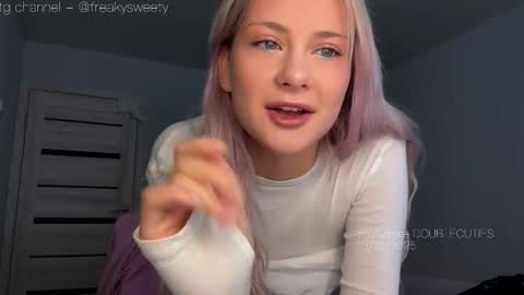 Snapshot of doublecuties chatting on October 2025 02:55:01 AM Lana Eva dont forget to give us a thumb up online show from October 2025 02:55:01 AM