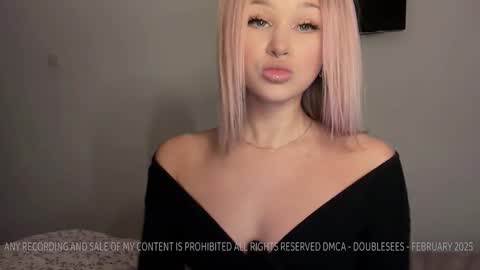 MOLLYYYY dont forget to give me a thumb up online show from March 2025 02:10:02 PM