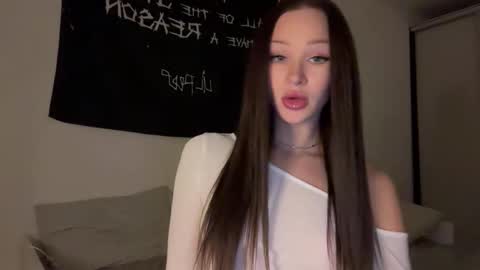 MOLLYYYY dont forget to give me a thumb up online show from October 2025 02:51:01 PM