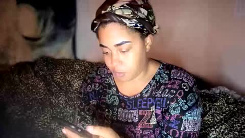 dove_love22 online show from November 2025 02:33:02 AM