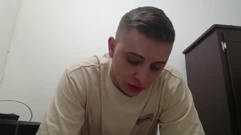 Snapshot of draco_boy2000 chatting on October 2025 09:13:01 PM draco_boy2000 online show from October 2025 09:13:01 PM