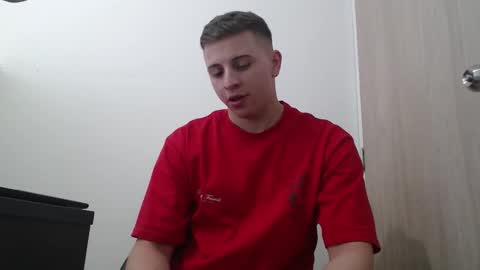 Snapshot of draco_boy2000 chatting on October 2025 09:26:02 PM draco_boy2000 online show from October 2025 09:26:02 PM