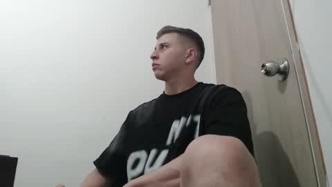 Snapshot of draco_boy2000 chatting on October 2025 10:25:02 PM draco_boy2000 online show from October 2025 10:25:02 PM