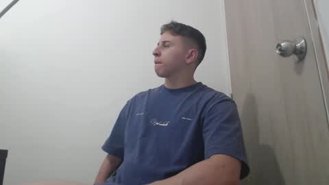 Snapshot of draco_boy2000 chatting on November 2025 09:08:01 PM draco_boy2000 online show from November 2025 09:08:01 PM