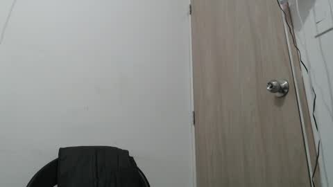 Snapshot of draco_boy2000 chatting on January 2026 10:23:01 PM draco_boy2000 online show from January 2026 10:23:01 PM