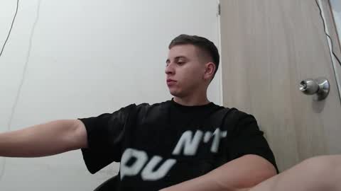 Snapshot of draco_boy2000 chatting on January 2026 09:09:01 PM draco_boy2000 online show from January 2026 09:09:01 PM