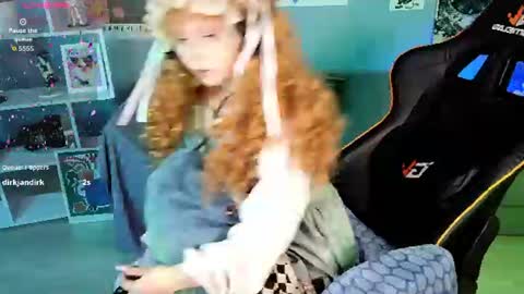 Snapshot of draculaura_ chatting on June 2026 11:09:02 AM Draculaura online show from June 2026 11:09:02 AM