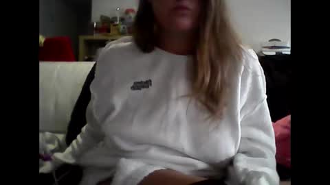 Snapshot of dragonefr chatting on January 2025 10:41:02 AM dragonefr online show from January 2025 10:41:02 AM