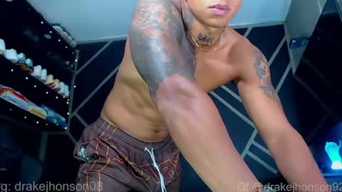 Snapshot of drake_jhonson08 chatting on June 2026 04:04:01 AM Drake online show from June 2026 04:04:01 AM
