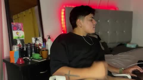 Snapshot of drakenn_ chatting on March 2026 04:07:02 AM drakeeee online show from March 2026 04:07:02 AM