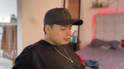 Snapshot of drakenn_ chatting on March 2026 06:25:01 PM drakeeee online show from March 2026 06:25:01 PM