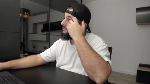 DravenPeak online show from November 2025 02:10:01 AM