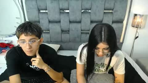 Snapshot of dravith_and_valery chatting on January 2025 05:09:01 AM -- nicolle and jhon -- online show from January 2025 05:09:01 AM