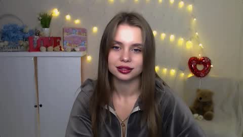 Mari online show from October 2025 07:39:01 AM