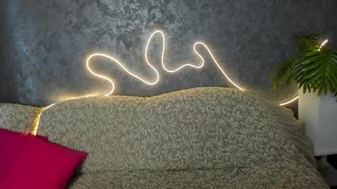 Olivia online show from March 2026 02:13:01 AM