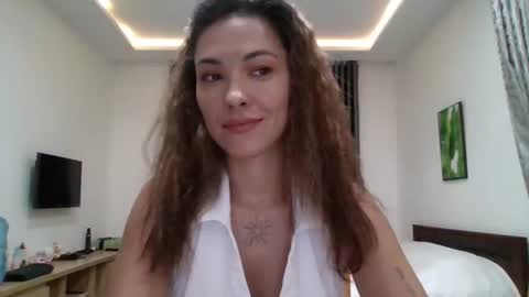 dream_petal_ online show from July 2026 07:34:01 AM