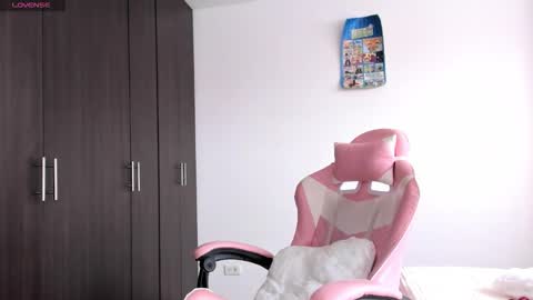 Snapshot of dream_team4 chatting on February 2026 07:17:02 PM dream team online show from February 2026 07:17:02 PM