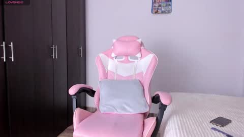 Snapshot of dream_team4 chatting on February 2026 06:49:02 PM dream team online show from February 2026 06:49:02 PM