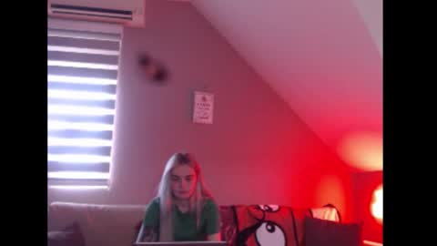 A girl online show from March 2026 08:21:02 AM