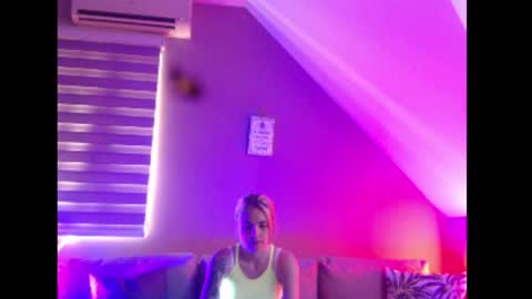 Snapshot of dreamcatcherfantasy chatting on May 2026 07:15:02 AM A girl online show from May 2026 07:15:02 AM