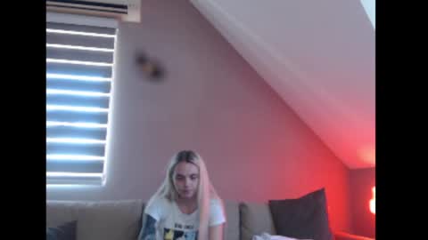 A girl online show from July 2026 07:24:02 AM