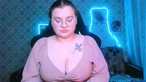 dreamforyoue2 online show from February 2026 07:56:02 PM