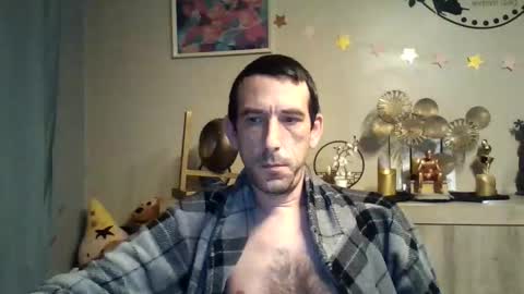 Snapshot of dreamguy38 chatting on October 2025 04:22:02 AM dreamguy38 online show from October 2025 04:22:02 AM