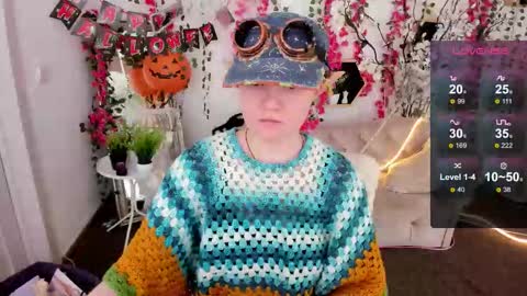 Luna online show from November 2025 09:39:01 PM