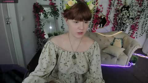 Luna online show from November 2025 08:40:01 PM