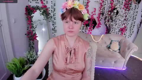 Luna online show from November 2025 08:40:02 PM