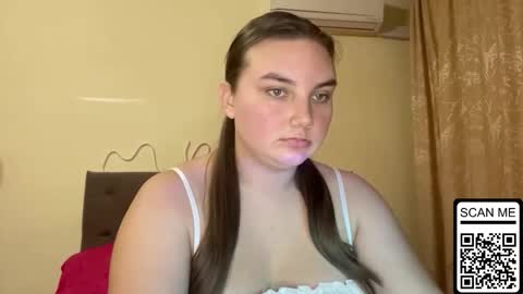 Mila online show from October 2025 04:27:01 PM