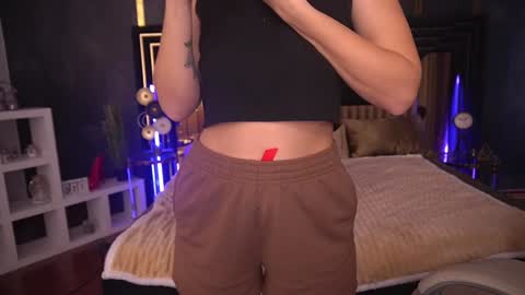 Snapshot of dreamylinaaa chatting on January 2025 10:33:02 AM Lina online show from January 2025 10:33:02 AM