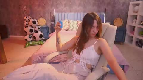 Lina online show from July 2026 07:09:01 PM