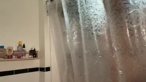 RIRI OR DREAMY online show from March 2026 06:33:01 PM