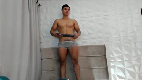 Snapshot of drekev_ chatting on February 2025 08:33:02 AM Kevin online show from February 2025 08:33:02 AM