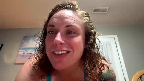 Snapshot of drew863901 chatting on June 2026 01:05:01 AM drew863901 online show from June 2026 01:05:01 AM