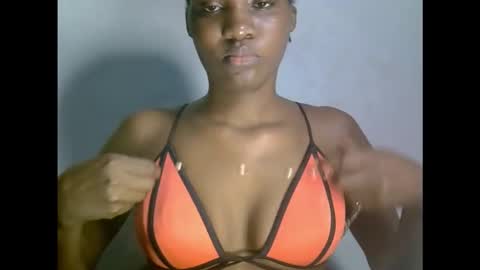 Snapshot of drippingpussy__ chatting on November 2025 06:23:02 PM drippingpussy__ online show from November 2025 06:23:02 PM