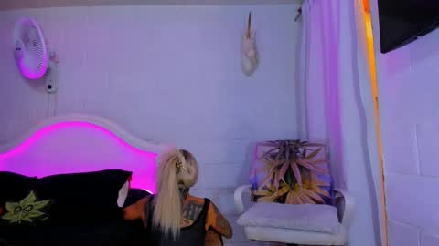 Snapshot of drippyorlove chatting on September 2025 02:09:02 PM drippyorlove online show from September 2025 02:09:02 PM