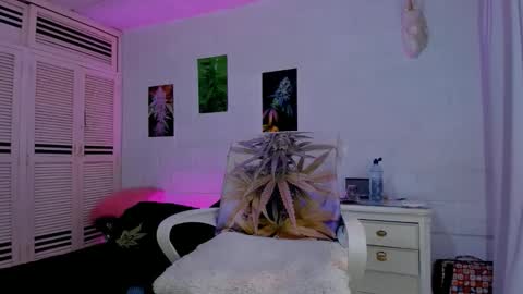 drippyorlove online show from December 2025 07:43:02 PM