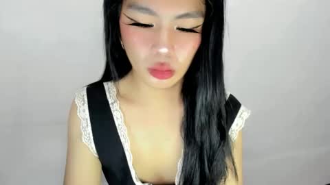 miss. Erika online show from October 2025 05:22:02 AM