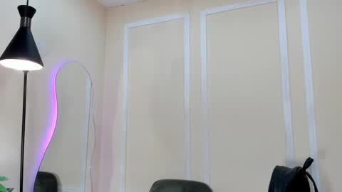 dulce__fiore07 online show from December 2025 12:32:02 PM
