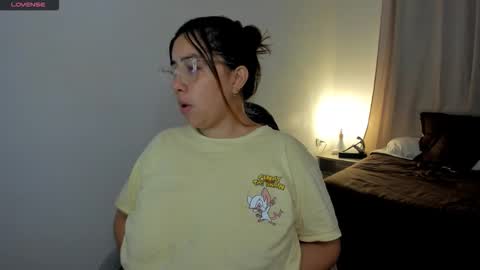 Snapshot of dulce_brithany chatting on November 2025 01:37:02 PM dulce brithany online show from November 2025 01:37:02 PM