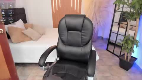 NICOLLE online show from July 2026 09:46:01 AM